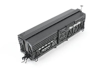 Load image into Gallery viewer, HOn3 Blackstone Models D&amp;RGW - Denver &amp; Rio Grande Western 5500 Series 30&#39; Double Deck Stock Car Flying Grande Herald No. 5609

