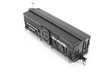 Load image into Gallery viewer, HOn3 Blackstone Models D&amp;RGW - Denver &amp; Rio Grande Western 5500 Series 30&#39; Double Deck Stock Car Flying Grande Herald No. 5609
