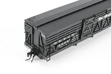 Load image into Gallery viewer, HOn3 Blackstone Models D&amp;RGW - Denver &amp; Rio Grande Western 5500 Series 30&#39; Double Deck Stock Car Flying Grande Herald No. 5609
