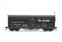 Load image into Gallery viewer, HOn3 Blackstone Models D&amp;RGW - Denver &amp; Rio Grande Western 5500 Series 30&#39; Double Deck Stock Car Flying Grande Herald No. 5710
