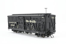 Load image into Gallery viewer, HOn3 Blackstone Models D&amp;RGW - Denver &amp; Rio Grande Western 5500 Series 30&#39; Double Deck Stock Car Flying Grande Herald No. 5710
