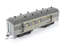 Load image into Gallery viewer, HO Brass Ken Kidder SP - Southern Pacific Harriman 39’6” RPO Custom Painted TTG No. 4239
