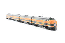 Load image into Gallery viewer, HO Athearn Genesis GN - Great Northern EMD F3-A/F3-B/F3-B/F3-A Phase IV Freight Set Factory Decorated &quot;Empire Builder&quot; Scheme

