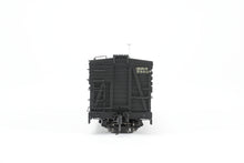 Load image into Gallery viewer, HOn3 Blackstone Models D&amp;RGW - Denver &amp; Rio Grande Western 5500 Series 30&#39; Double Deck Stock Car Flying Grande Herald No. 5803
