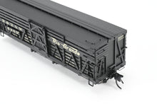 Load image into Gallery viewer, HOn3 Blackstone Models D&amp;RGW - Denver &amp; Rio Grande Western 5500 Series 30&#39; Double Deck Stock Car Flying Grande Herald No. 5803
