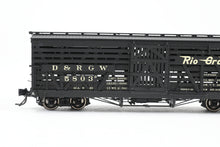 Load image into Gallery viewer, HOn3 Blackstone Models D&amp;RGW - Denver &amp; Rio Grande Western 5500 Series 30&#39; Double Deck Stock Car Flying Grande Herald No. 5803
