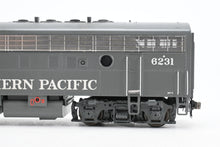 Load image into Gallery viewer, HO Athearn Genesis SP - Southern Pacific EMD F7A Freight &amp; F7B Dual Service Set FP #6231 &amp; 8091
