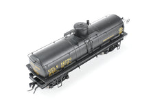 Load image into Gallery viewer, HOn3 Blackstone Models Various Roads UTLX – Union Tank Lines Narrow Frame Tank Car FP No. 12770
