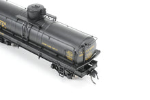 Load image into Gallery viewer, HOn3 Blackstone Models Various Roads UTLX – Union Tank Lines Narrow Frame Tank Car FP No. 12770
