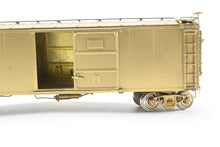 Load image into Gallery viewer, HO Brass Oriental Limited C&amp;O – Chesapeake &amp; Ohio Steel 40’ Box Car 8800-9499

