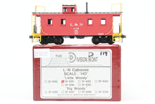 Load image into Gallery viewer, HO Brass DVP - Division Point L&amp;N - Louisville &amp; Nashville 32' Wood Caboose "Little Woody" FP No. 119
