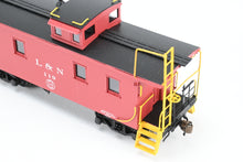 Load image into Gallery viewer, HO Brass DVP - Division Point L&amp;N - Louisville &amp; Nashville 32' Wood Caboose "Little Woody" FP No. 119
