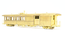 Load image into Gallery viewer, On2 Brass The Car Works SR&amp;RL - Sandy River &amp; Rangeley Lakes Combine No. 14 Round Roof
