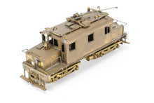 Load image into Gallery viewer, HO Brass E. Suydam &amp; Co PE - Pacific Electric 1624 Steeple Cab Freight Motor Early Run
