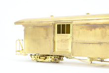 Load image into Gallery viewer, On2 Brass The Car Works SR&amp;RL - Sandy River &amp; Rangeley Lakes Combine No. 14 Round Roof
