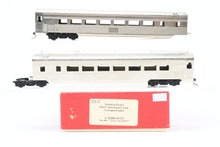 Load image into Gallery viewer, HO Brass Soho SP - Southern Pacific No. 2457 Articulated Coach Corrugated Side
