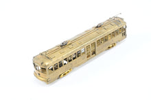 Load image into Gallery viewer, HO Brass Suydam PE - Pacific Electric "Hollywood Car" Modernized Style Center Entrance
