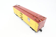 Load image into Gallery viewer, Gauge 1 - 1:32nd Scale Brass Eastern Railways PFE - Pacific Fruit Express R-30-12 Reefer Factory Painted Road Number 15925 No. 16 of 45
