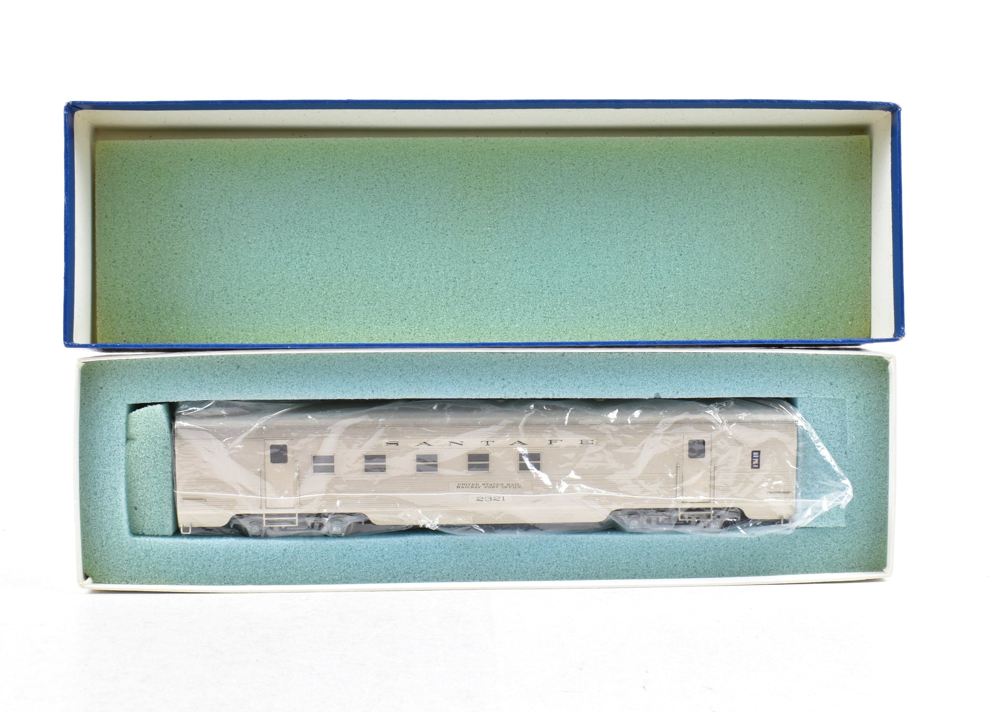 HO Brass Lambert ATSF - Santa Fe 60' Streamlined RPO Car with Central ...