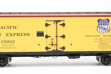 Load image into Gallery viewer, Gauge 1 - 1:32nd Scale Brass Eastern Railways PFE - Pacific Fruit Express R-30-12 Reefer Factory Painted Road Number 15922 No. 27 of 45

