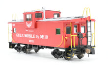Load image into Gallery viewer, HO Brass OMI - Overland Models, Inc. GM&amp;O - Gulf, Mobile &amp; Ohio International Wide-Vision Caboose FP No. 2951
