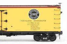 Load image into Gallery viewer, Gauge 1 - 1:32nd Scale Brass Eastern Railways PFE - Pacific Fruit Express R-30-12 Reefer Factory Painted Road Number 15922 No. 27 of 45
