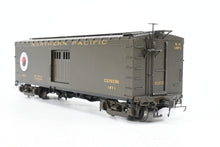 Load image into Gallery viewer, HO Brass W&amp;R - W&amp;R Enterprises NP - Northern Pacific Express Boxcar 7’ Door #1854 - 1889 Version 1 Factory Painted Pullman Green No. 1871
