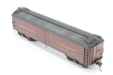 Load image into Gallery viewer, HO Brass Alco Models PRR - Pennsylvania Railroad R-50B Express Reefer Custom Painted &amp; Weathered No. 2839

