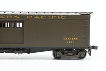 Load image into Gallery viewer, HO Brass W&amp;R - W&amp;R Enterprises NP - Northern Pacific Express Boxcar 7’ Door #1854 - 1889 Version 1 Factory Painted Pullman Green No. 1871
