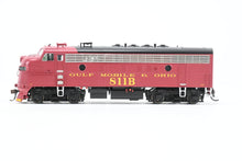Load image into Gallery viewer, HO Athearn Genesis GM&amp;O - Gulf Mobile &amp; Ohio EMD F7A FP No. 811B Tsunami2 DCC and Sound
