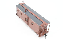 Load image into Gallery viewer, HO Brass OMI - Overland Models, Inc. NP - Northern Pacific Wood Bay Window Caboose #10506-10594 Pro-Painted No. 1546
