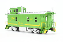 Load image into Gallery viewer, HO Brass DVP - Division Point IT - Illinois Terminal Round Roof Caboose FP No. 963
