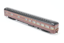 Load image into Gallery viewer, HO Walthers PRR - Pennsylvania Railroad 1960’s Broadway Limited P-S “View Series” Observation Car w/ Large Tail Sign

