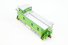 Load image into Gallery viewer, HO Brass DVP - Division Point IT - Illinois Terminal Round Roof Caboose FP No. 963
