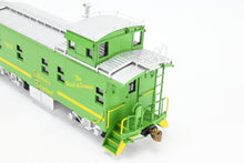 Load image into Gallery viewer, HO Brass DVP - Division Point IT - Illinois Terminal Round Roof Caboose FP No. 963
