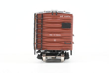 Load image into Gallery viewer, HO Brass CON CIL - Challenger Imports NP - Northern Pacific Steel Ice Refrigerator Factory Painted No. 91474
