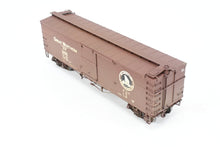 Load image into Gallery viewer, HO Brass NPP - Nickel Plate Products GN - Great Northern 40' Boxcar KC Brake Version Custom Painted and Weathered No. 3592

