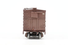 Load image into Gallery viewer, HO Brass NPP - Nickel Plate Products GN - Great Northern 40' Boxcar KC Brake Version Custom Painted and Weathered No. 3592
