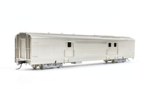 Load image into Gallery viewer, HO Brass Oriental Limited WP/D&amp;RGW/CB&amp;Q California Zephyr Baggage &quot;Silver Bear&quot;
