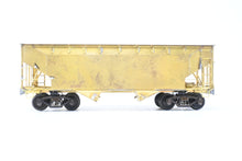 Load image into Gallery viewer, O Brass U.S. Hobbies Various Roads Offset Side Twin Hopper w/Trucks

