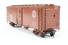 Load image into Gallery viewer, O Brass Pacific Limited WM - Western Maryland 1932 ARA Steel Boxcar w/Duryea Cushioned Underframe Pro-Painted No. 27054
