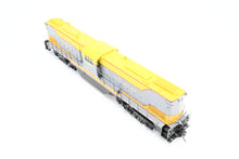 Load image into Gallery viewer, HO NEW Brass DVP - Division Point SSW - Cotton Belt Baldwin Center Cab Diesel DT-6-6-2000 F/P No. 260 w/ ESU LokSound DCC and Sound
