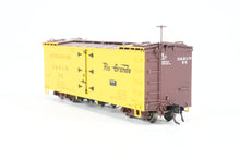 Load image into Gallery viewer, HOn3 Blackstone Models D&amp;RGW - Denver &amp; Rio Grande Western 30' Refrigerator Car Flying Grande Herald No 55
