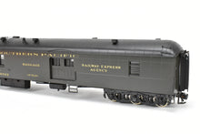 Load image into Gallery viewer, HO Brass PSC - Precision Scale Co. SP - Southern Pacific Harriman RPO/Baggage 70-BP-30-2 FP WRONG BOX
