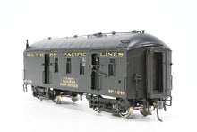 Load image into Gallery viewer, HO Brass PSC - Precision Scale Co. SP - Southern Pacific Harriman "Common Standard" 40' Full RPO Class 40-P-1 Factory Painted 4240
