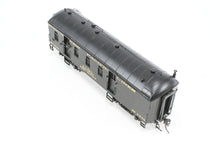 Load image into Gallery viewer, HO Brass PSC - Precision Scale Co. SP - Southern Pacific Harriman "Common Standard" 40' Full RPO Class 40-P-1 Factory Painted 4240
