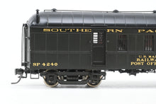 Load image into Gallery viewer, HO Brass PSC - Precision Scale Co. SP - Southern Pacific Harriman "Common Standard" 40' Full RPO Class 40-P-1 Factory Painted 4240
