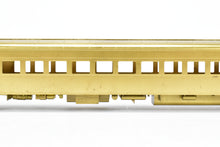 Load image into Gallery viewer, HO Brass Cascade Models GN - Great Northern 44-Seat Chair Car #1000-1007 (Ex. Union Pacific ACF 5450-5487 Series)
