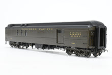 Load image into Gallery viewer, HO Brass W&amp;R Enterprises NP - Northern Pacific Dormitory Baggage Car Factory Painted Pullman Green No. 1486
