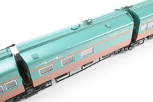 Load image into Gallery viewer, HO ConCor CNS&amp;M - North Shore Line &quot;Electroliner&quot; 4-Car Set Train No. 1 Units 801 - 802

